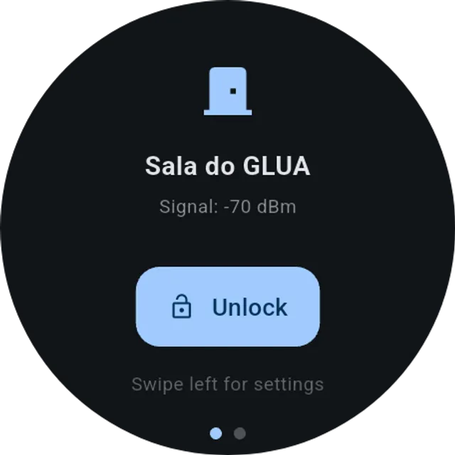 Aditus on a round Wear OS screen, showing Sala do GLUA and an Unlock button.